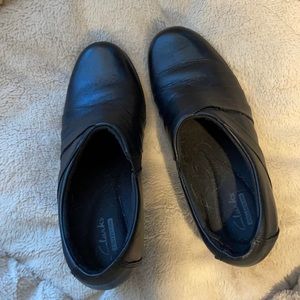 Like new. No wear. Very comfortable